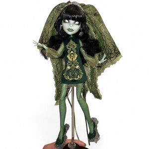 Monster High Scarah Screams Skullector Doll (new sealed shipper box)